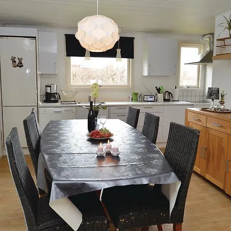 Two-bedroom Holiday With A Fireplace 04 Semesterbostad *