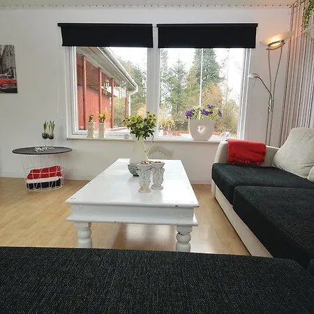 Semesterbostad Two-bedroom Holiday With A Fireplace 04 Faxe