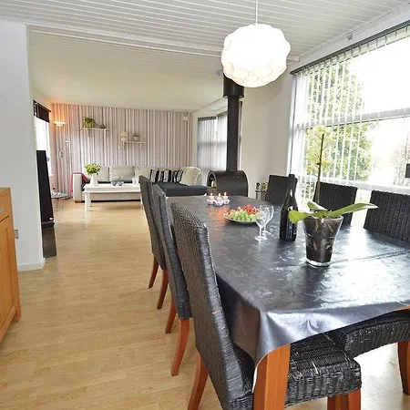 Semesterbostad Two-bedroom Holiday With A Fireplace 04